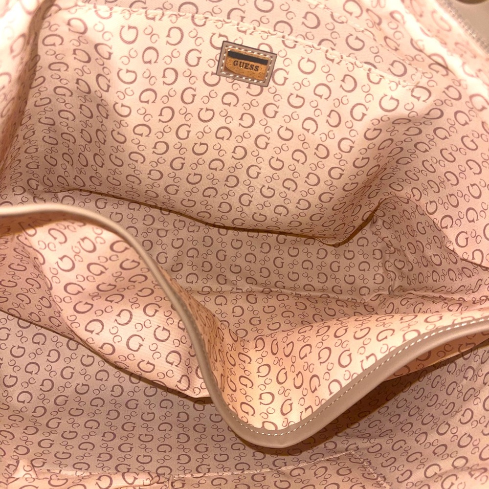 Guess? Tote 👜 🤍🤎🤍 - Picture 7 of 10